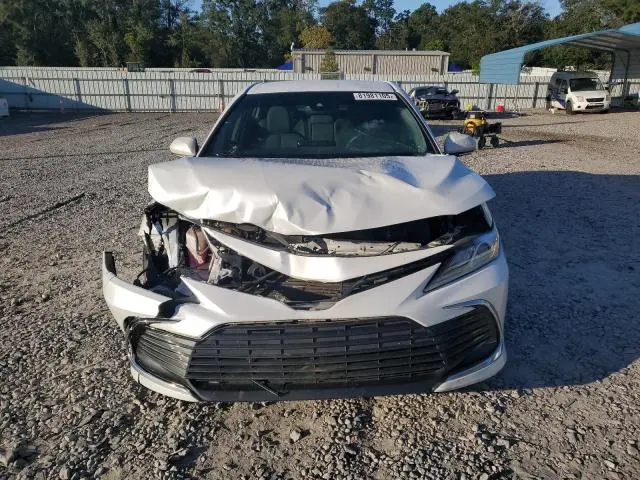 2022 TOYOTA CAMRY XLE  