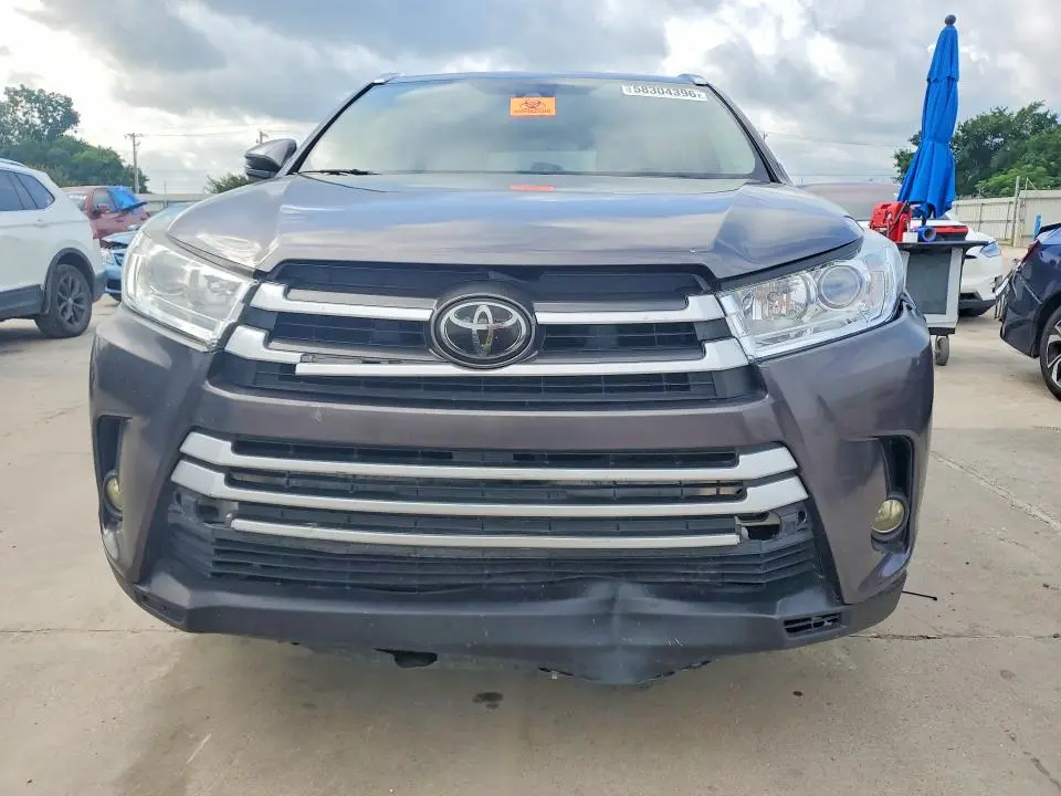 2017 TOYOTA HIGHLANDER XLE  