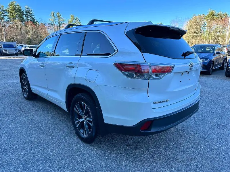 2016 TOYOTA HIGHLANDER XLE  