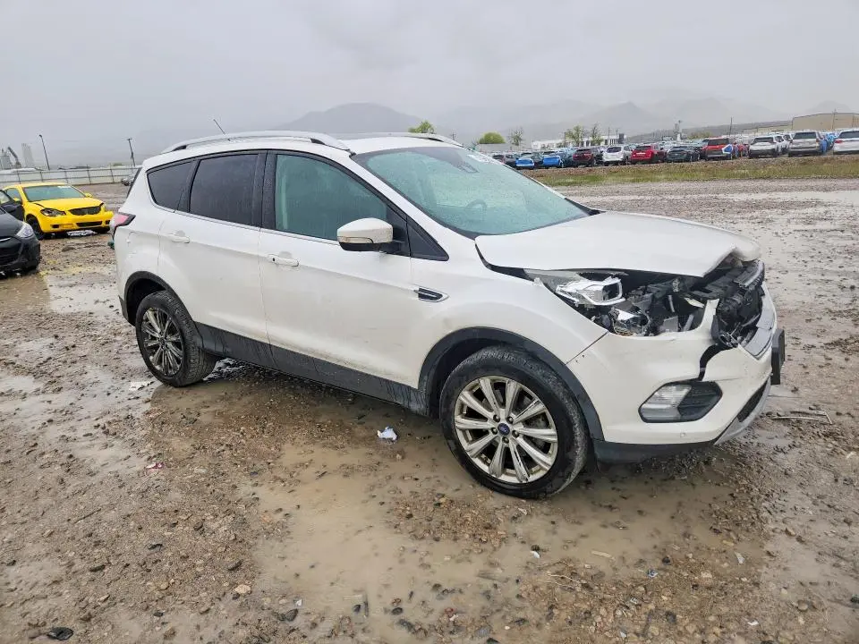 2017 FORD ESCAPE TITANIUM  