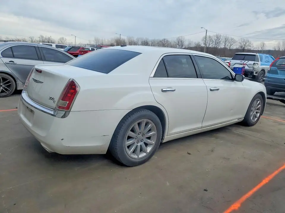2013 CHRYSLER 300C   