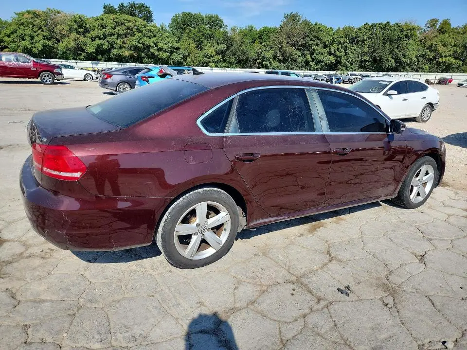 2013 VOLKSWAGEN PASSAT SE  