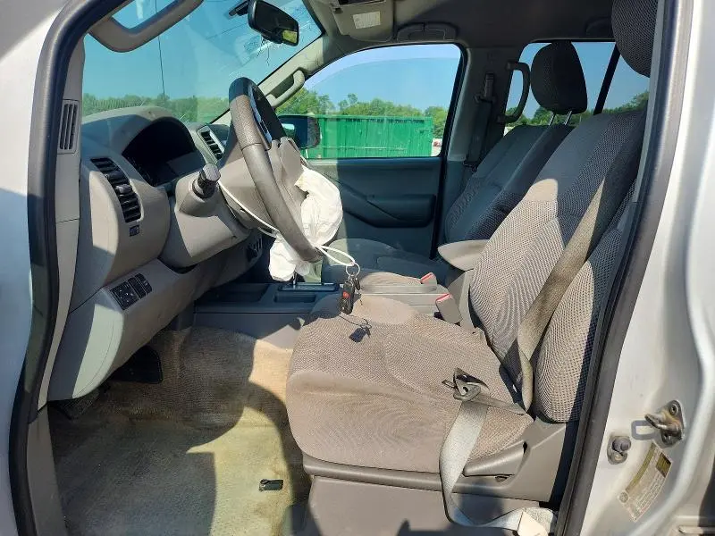 2012 NISSAN FRONTIER SV V6  