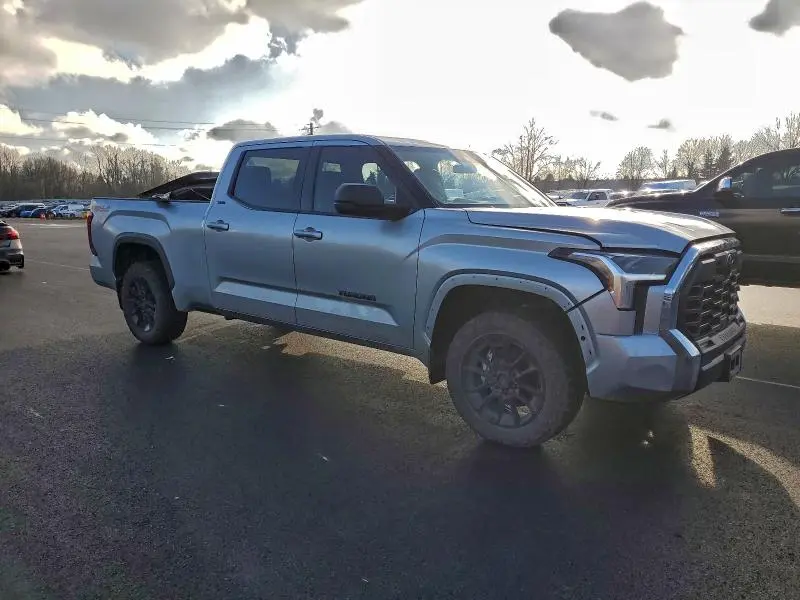 2023 TOYOTA TUNDRA CREWMAX SR5  