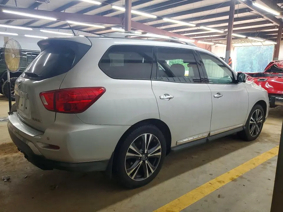 2017 NISSAN PATHFINDER PLATINUM  