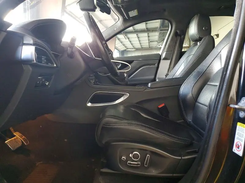 2019 JAGUAR F-PACE S V6