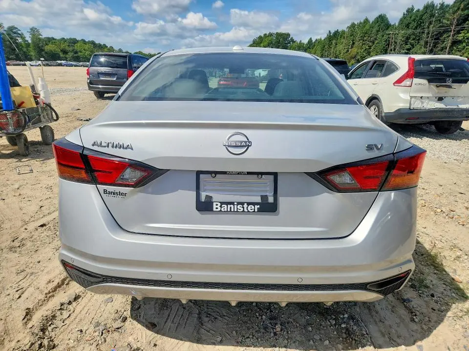 2024 NISSAN ALTIMA SV  