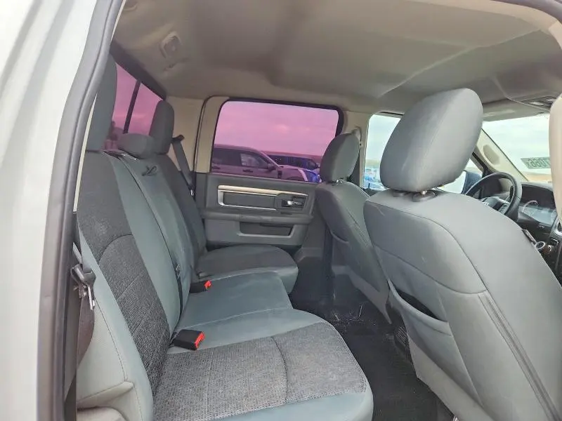 2015 RAM 1500 SLT  