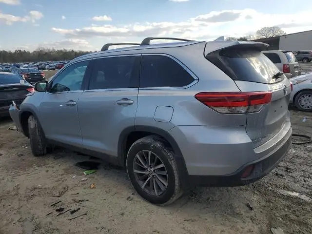 2019 TOYOTA HIGHLANDER SE  