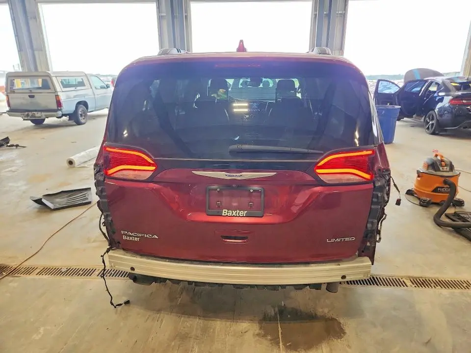 2018 CHRYSLER PACIFICA LIMITED  
