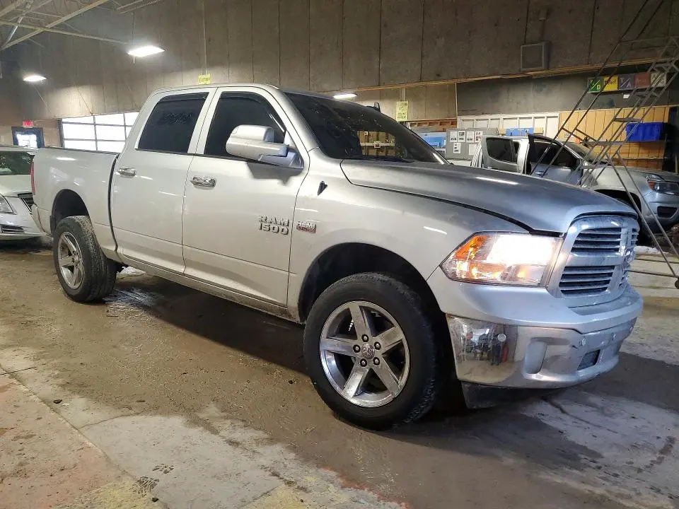 2017 RAM 1500 SLT  