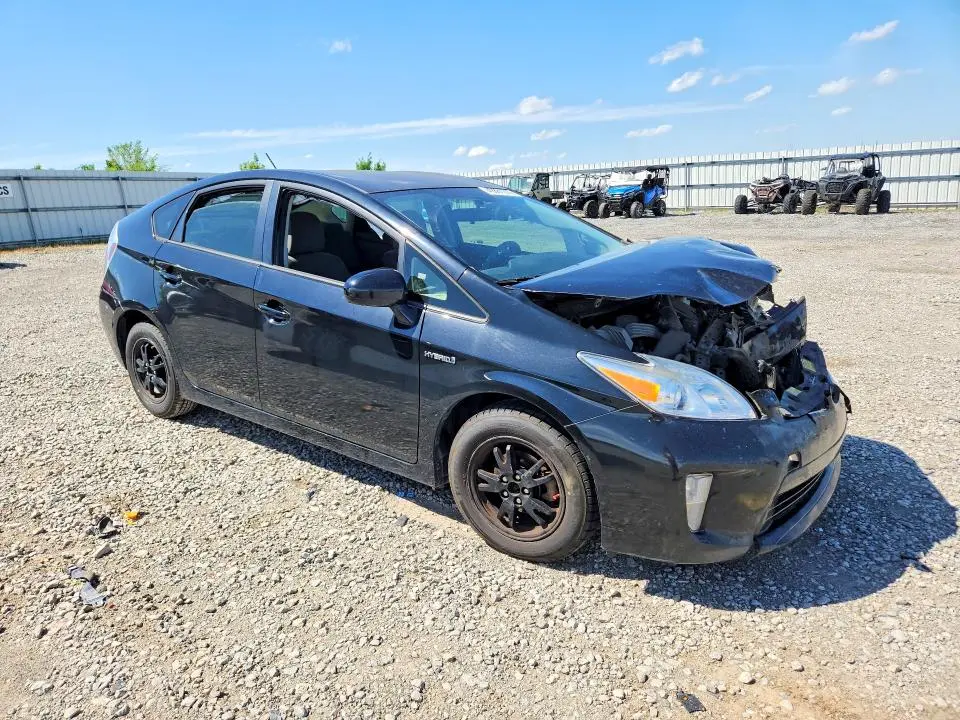 2013 TOYOTA PRIUS TWO  