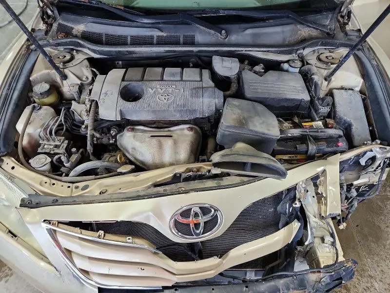 2010 TOYOTA CAMRY LE  