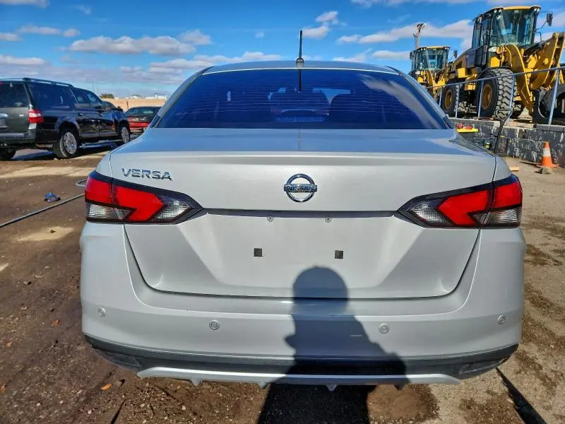 2021 NISSAN VERSA S  