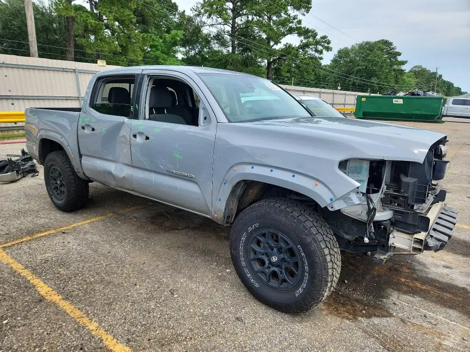 2021 TOYOTA TACOMA SR5 V6  