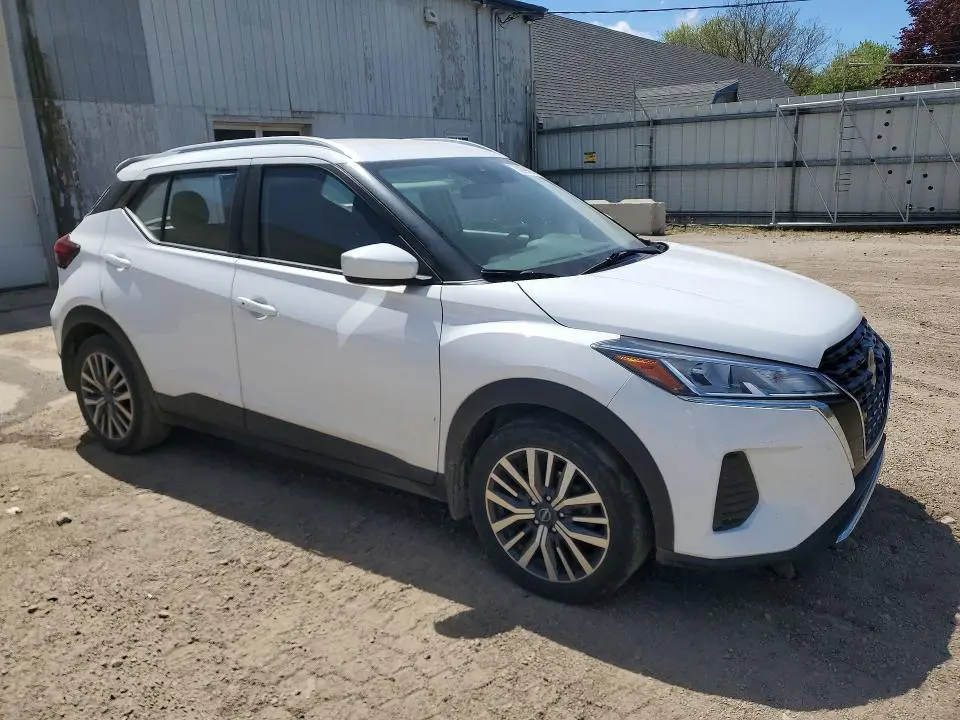 2023 NISSAN KICKS SV  