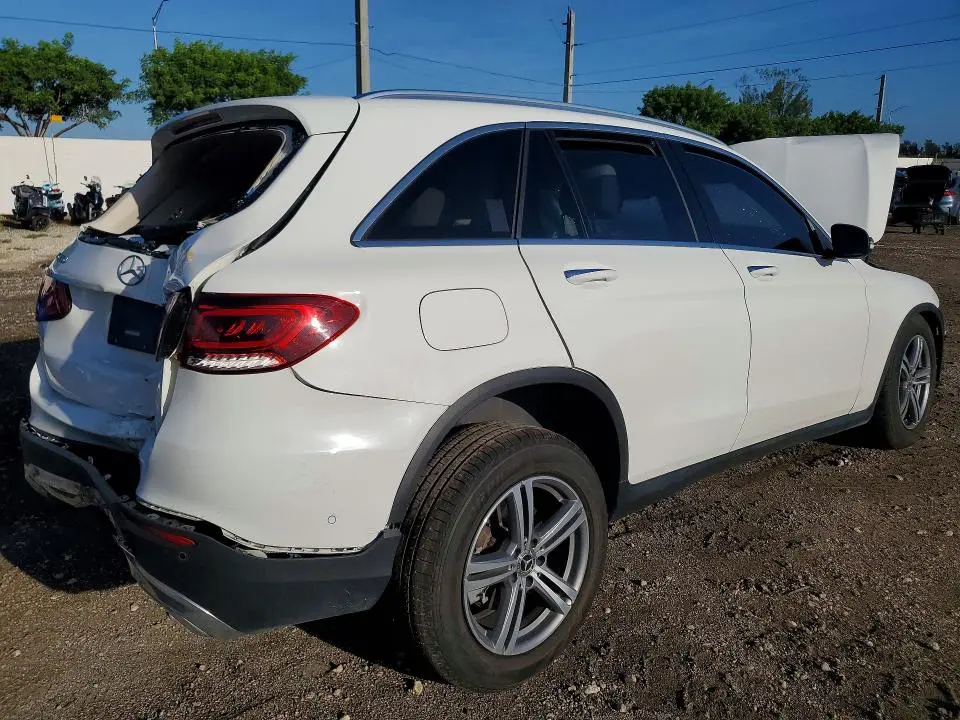 2022 MERCEDES-BENZ GLC 300  