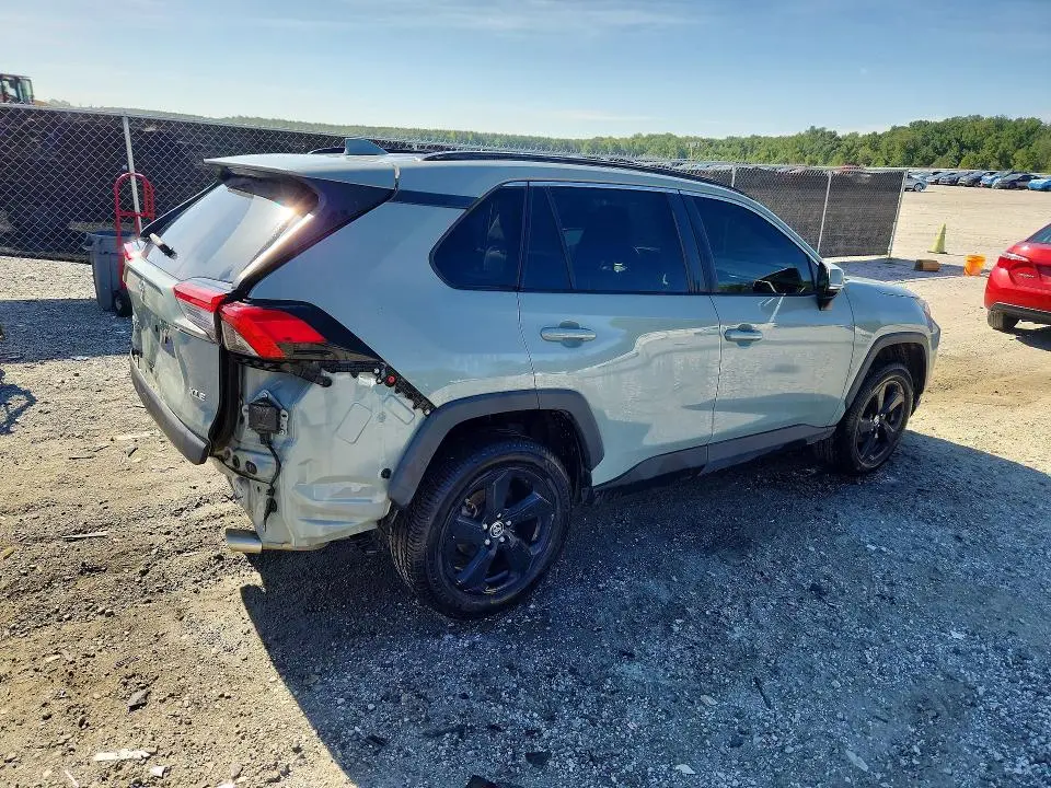 2021 TOYOTA RAV4 XLE  