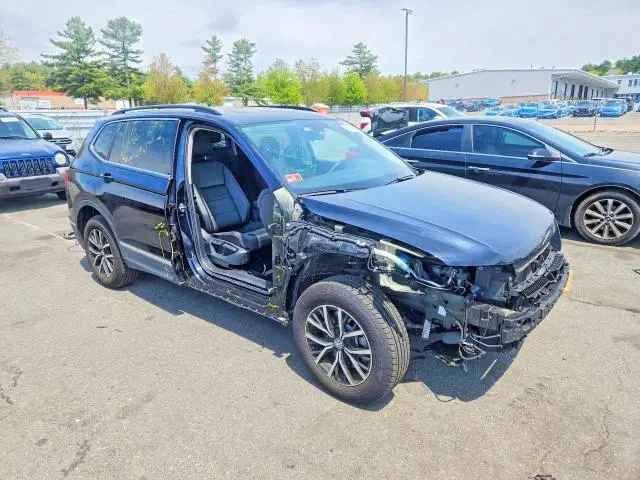 2021 VOLKSWAGEN TIGUAN SE  