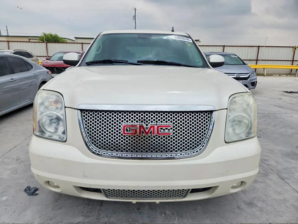 2010 GMC YUKON DENALI  