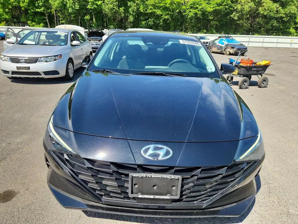 2022 HYUNDAI ELANTRA   