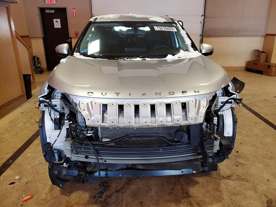 2023 MITSUBISHI OUTLANDER SE  