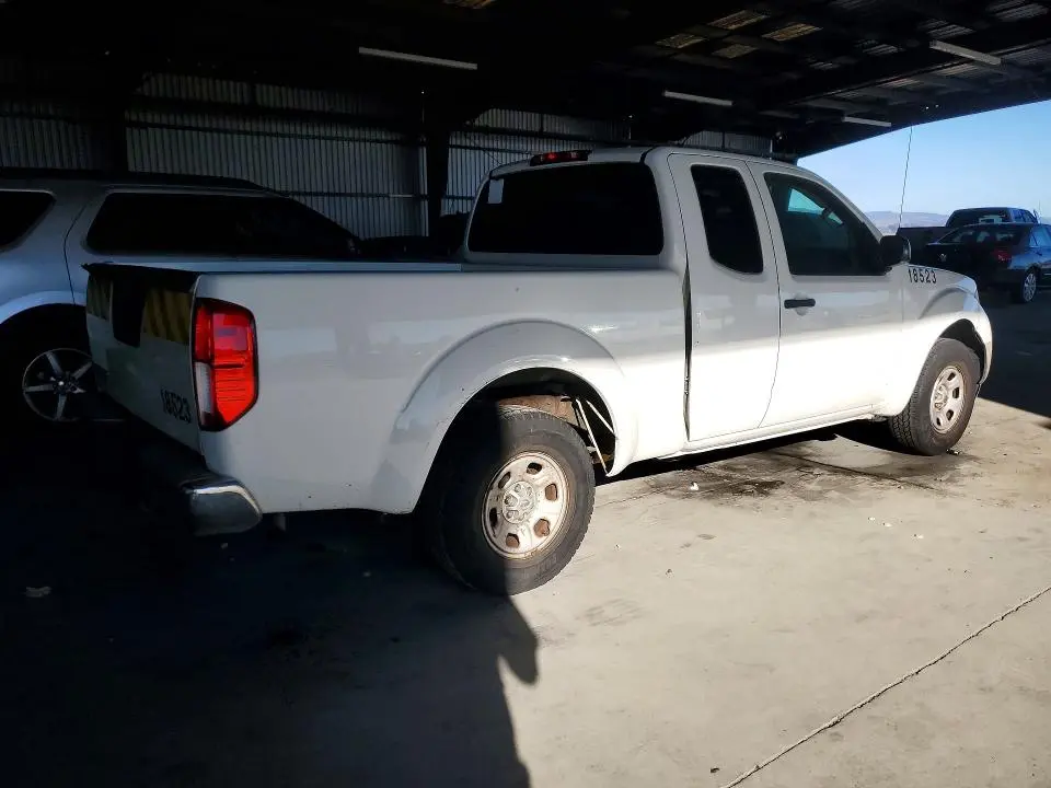 2014 NISSAN FRONTIER S  