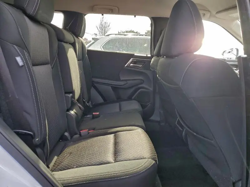 2024 MITSUBISHI OUTLANDER ES  