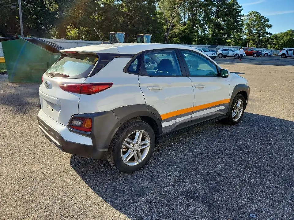 2021 HYUNDAI KONA SE  