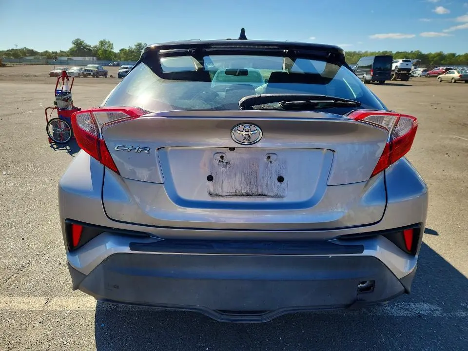2019 TOYOTA C-HR XLE  