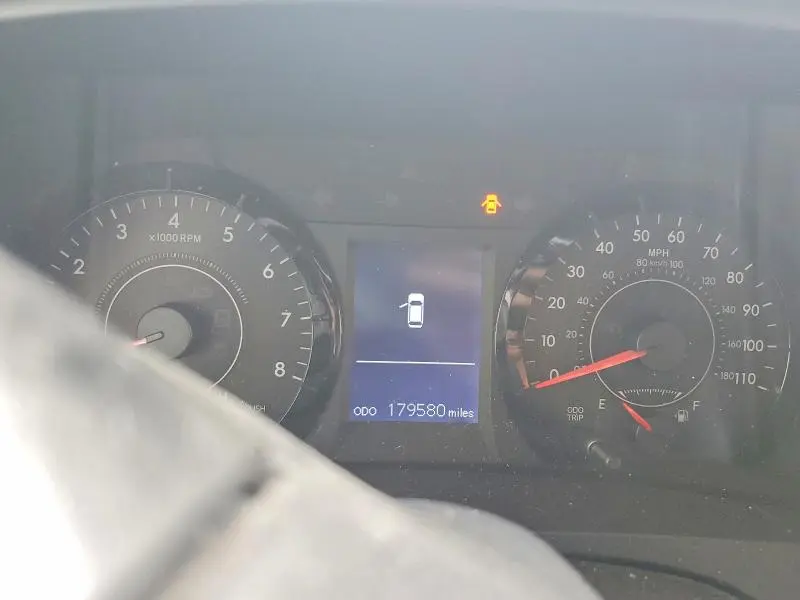 2016 TOYOTA SIENNA LE  