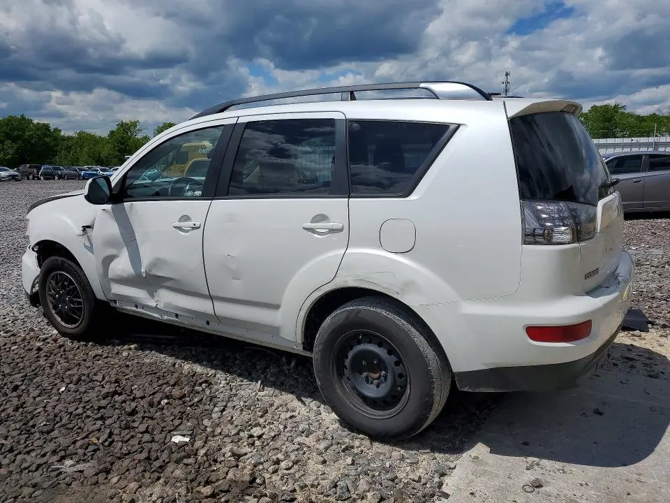 2013 MITSUBISHI OUTLANDER ES  