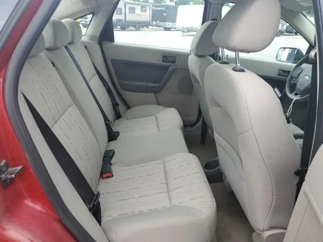 2010 FORD FOCUS SE  