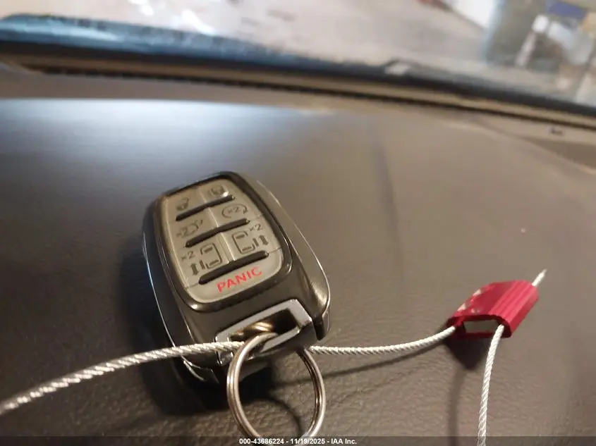 2021 CHRYSLER VOYAGER LXI