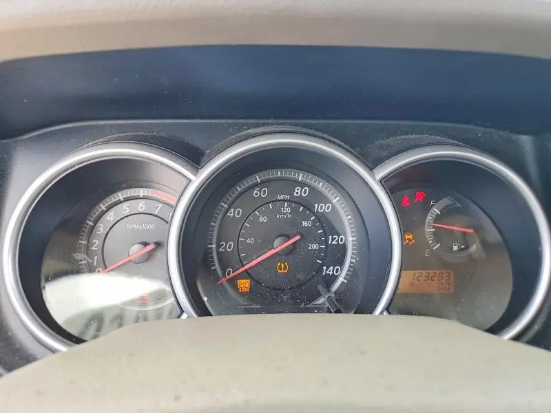 2011 NISSAN VERSA 1.8 S  