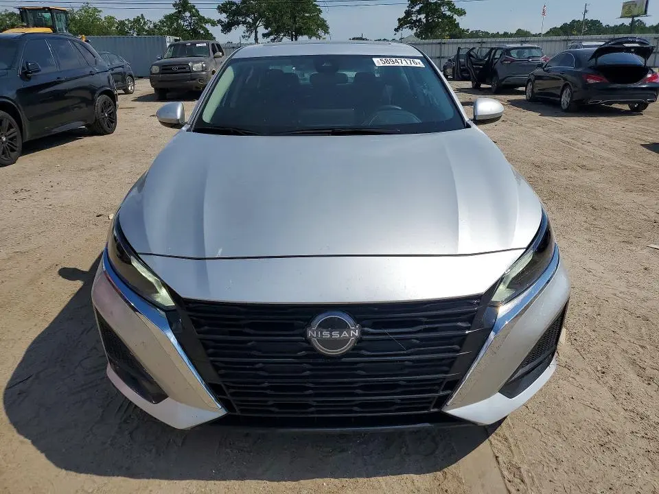 2023 NISSAN ALTIMA SV   