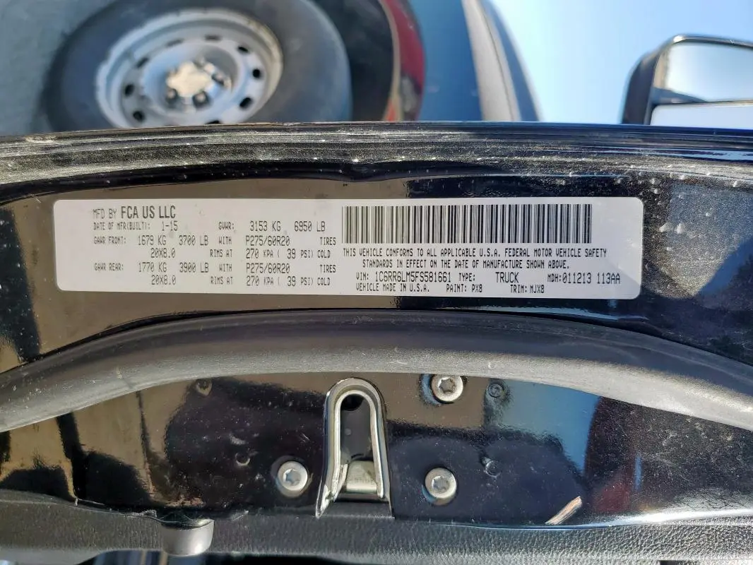 2015 RAM 1500 SLT