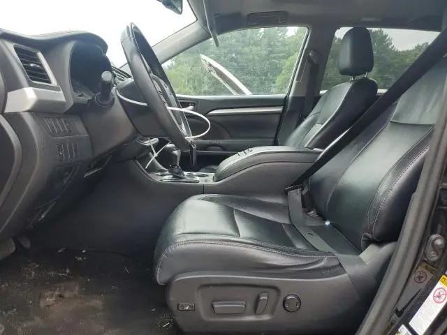 2016 TOYOTA HIGHLANDER XLE  