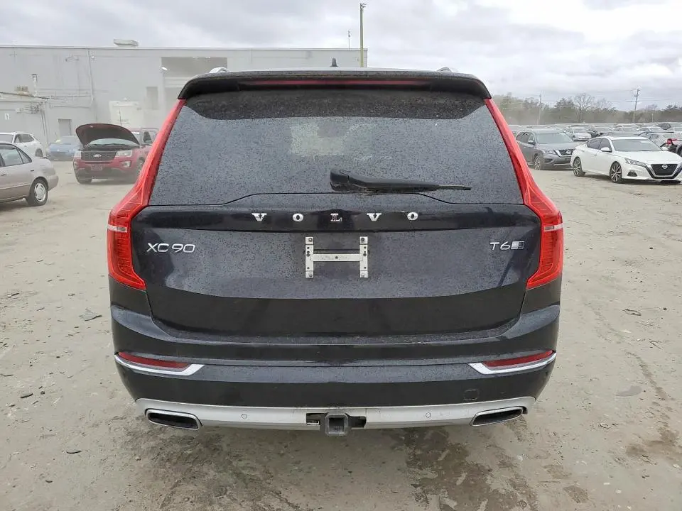 2016 VOLVO XC90 T6  