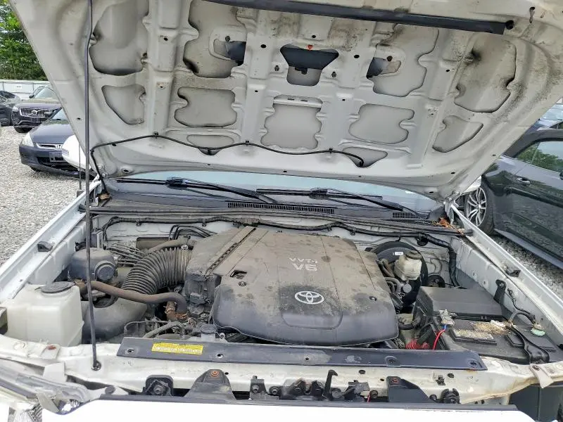 2013 TOYOTA TACOMA V6  