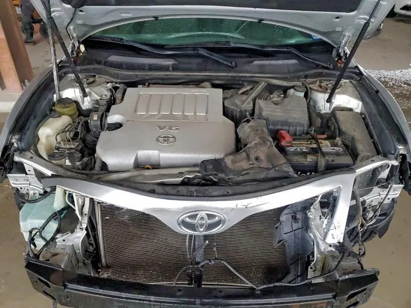 2011 TOYOTA CAMRY SE  