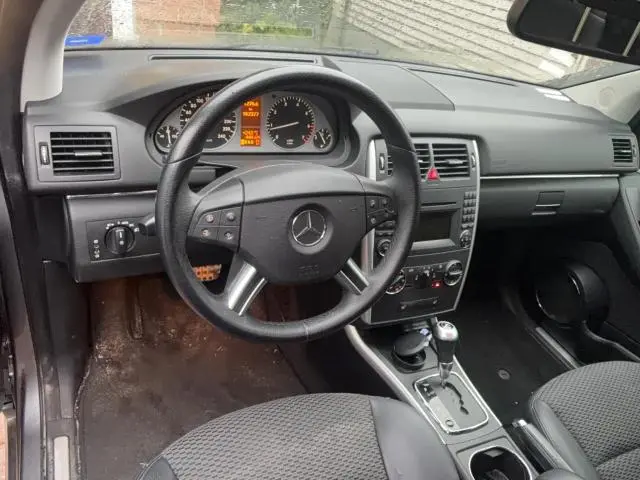 2011 MERCEDES-BENZ B200 T  