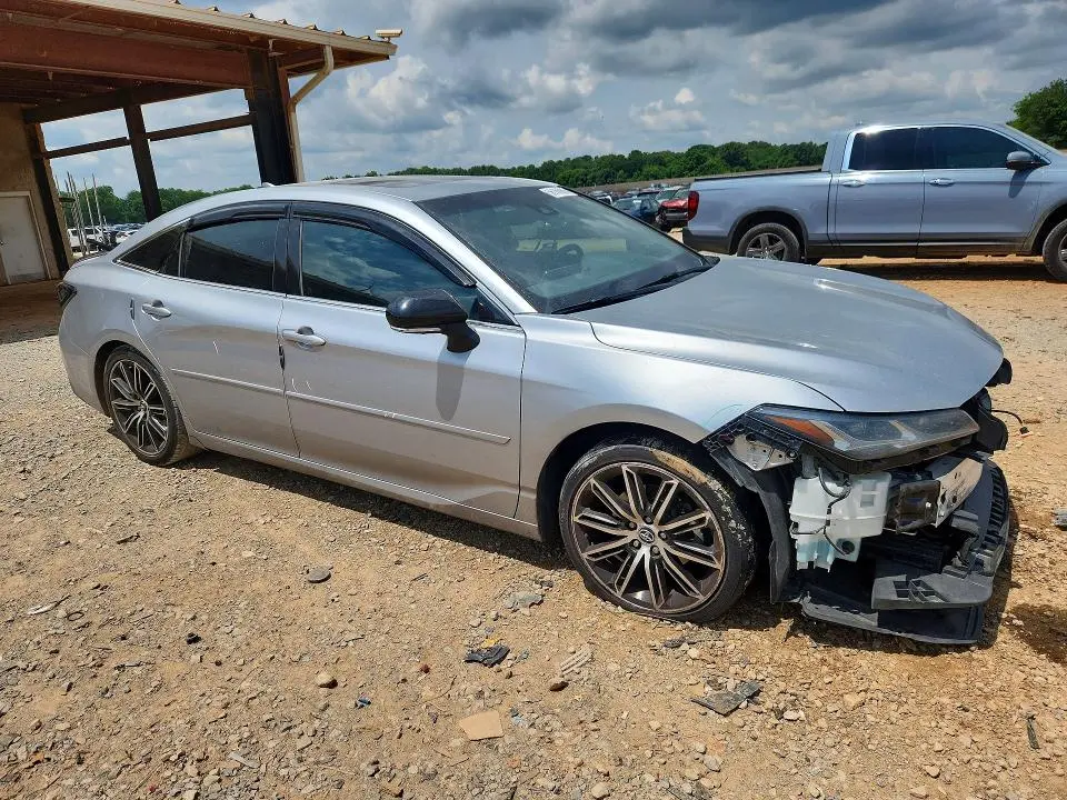 2019 TOYOTA AVALON TOURING  