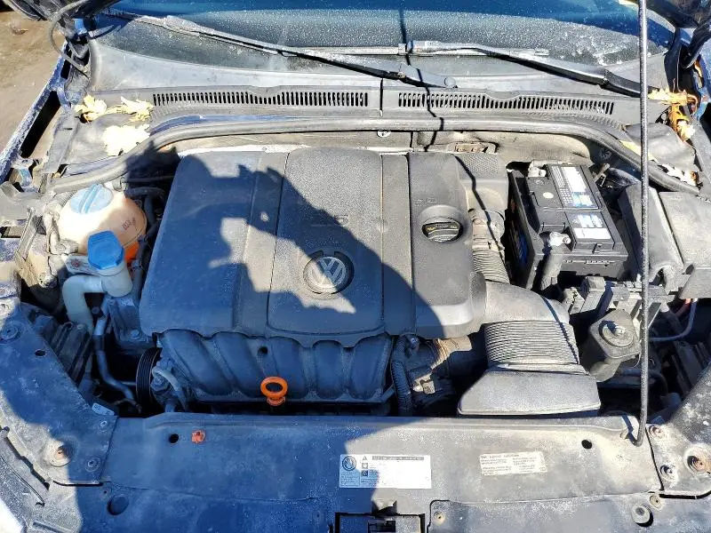 2012 VOLKSWAGEN JETTA SE  