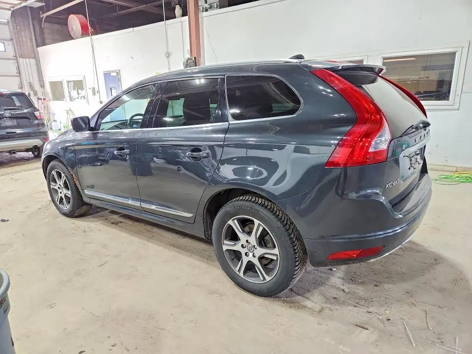 2014 VOLVO XC60 T6  