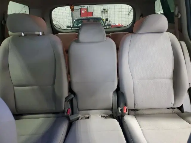 2017 KIA SEDONA LX  