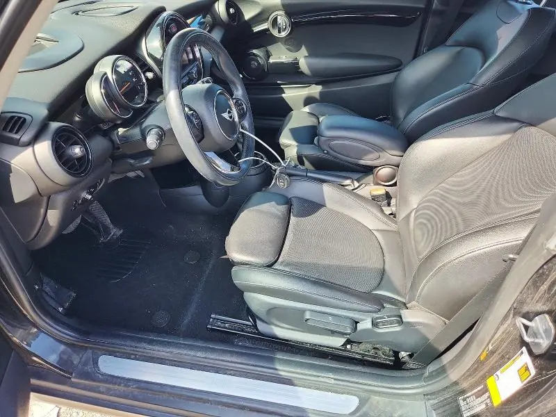 2016 MINI COOPER   