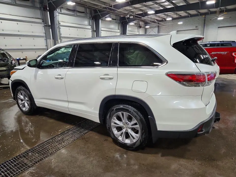 2015 TOYOTA HIGHLANDER XLE  