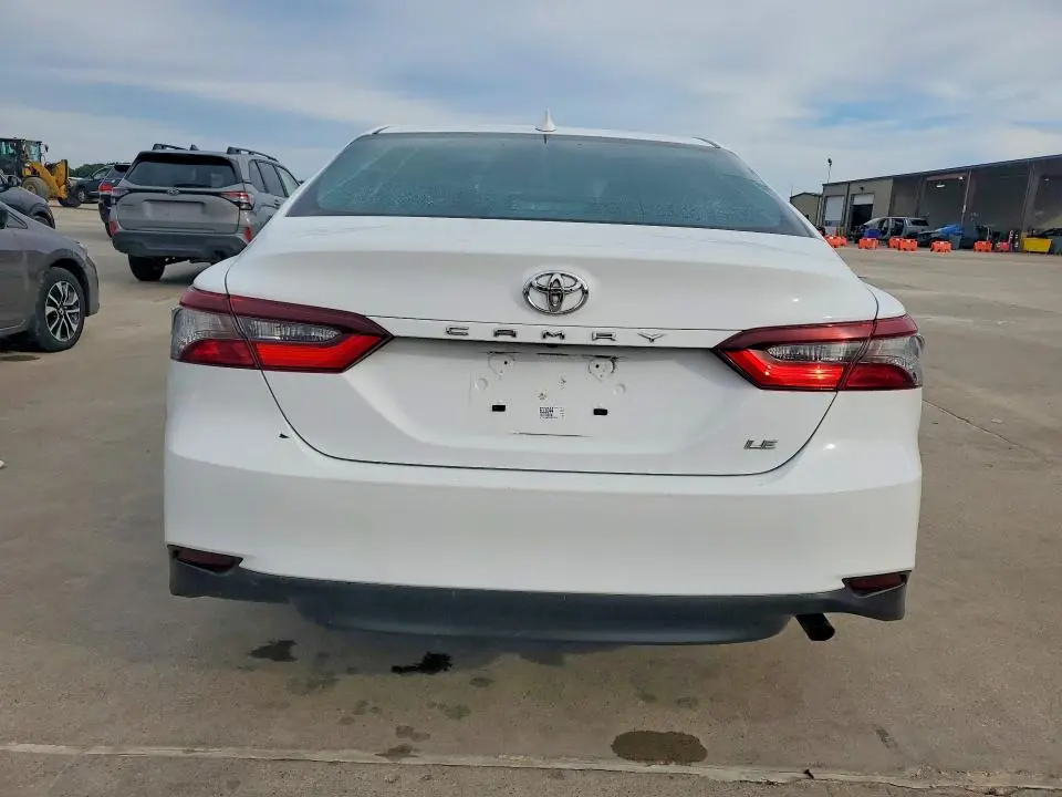 2022 TOYOTA CAMRY LE  