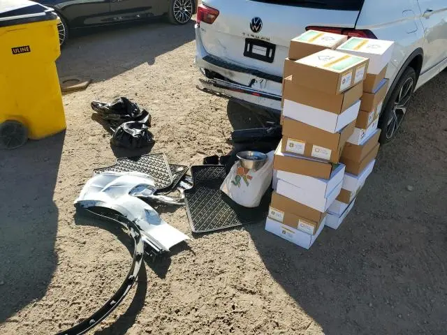 2023 VOLKSWAGEN TIGUAN SEL R-LINE BLACK  